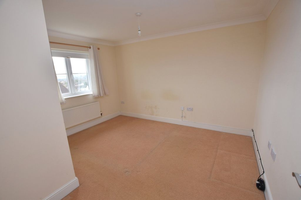 Property photo 3 of 11 Bedroom 1