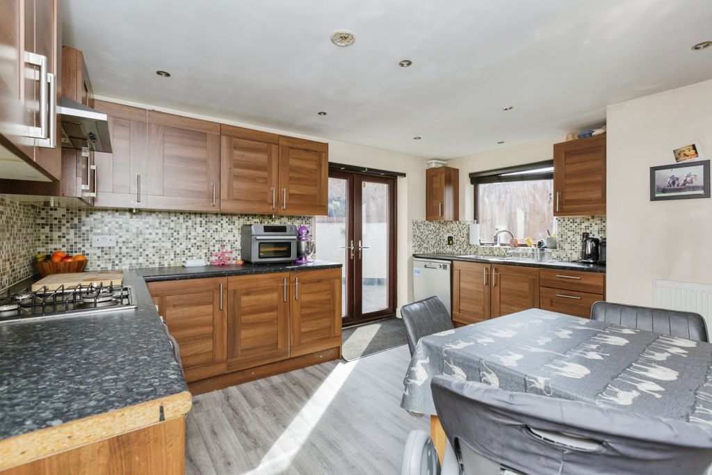Property photo 3 of 13 Kitchen/Diner