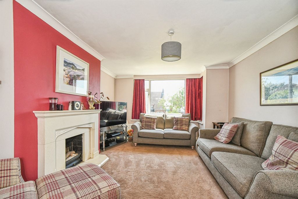 Property photo 3 of 18