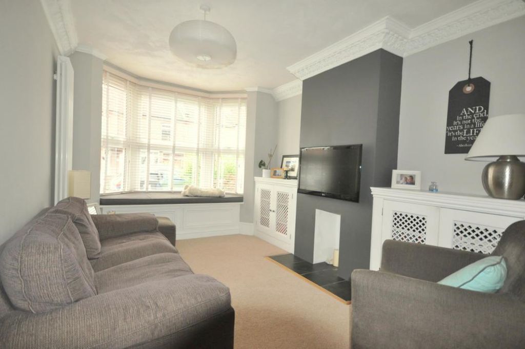 Property photo 3 of 13 Lounge Area