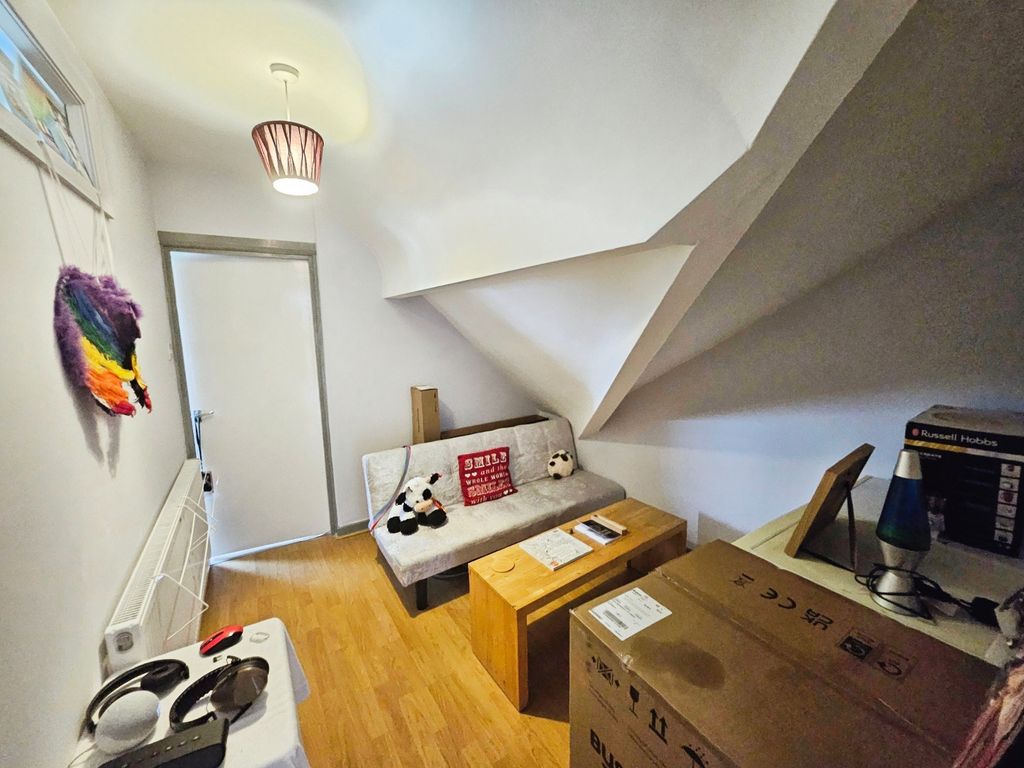 Property photo 3 of 12 Sitting Room