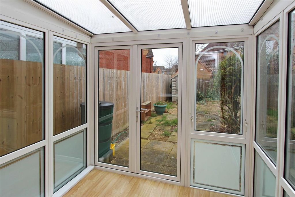 Property photo 3 of 8 Conservatory New.Jpg