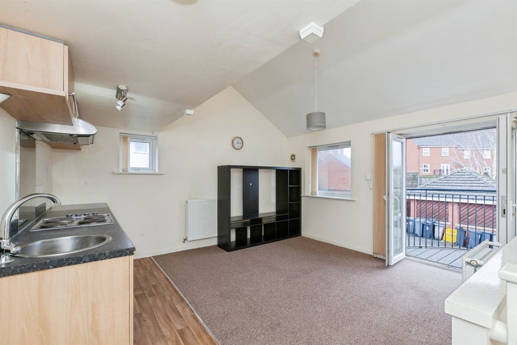 Property photo 3 of 18