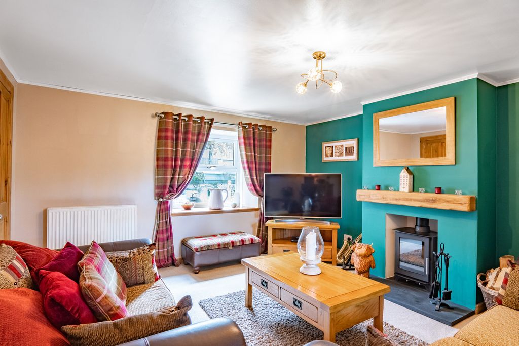 Property photo 2 of 43