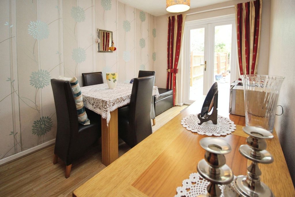 Property photo 3 of 11 Bedroom 2