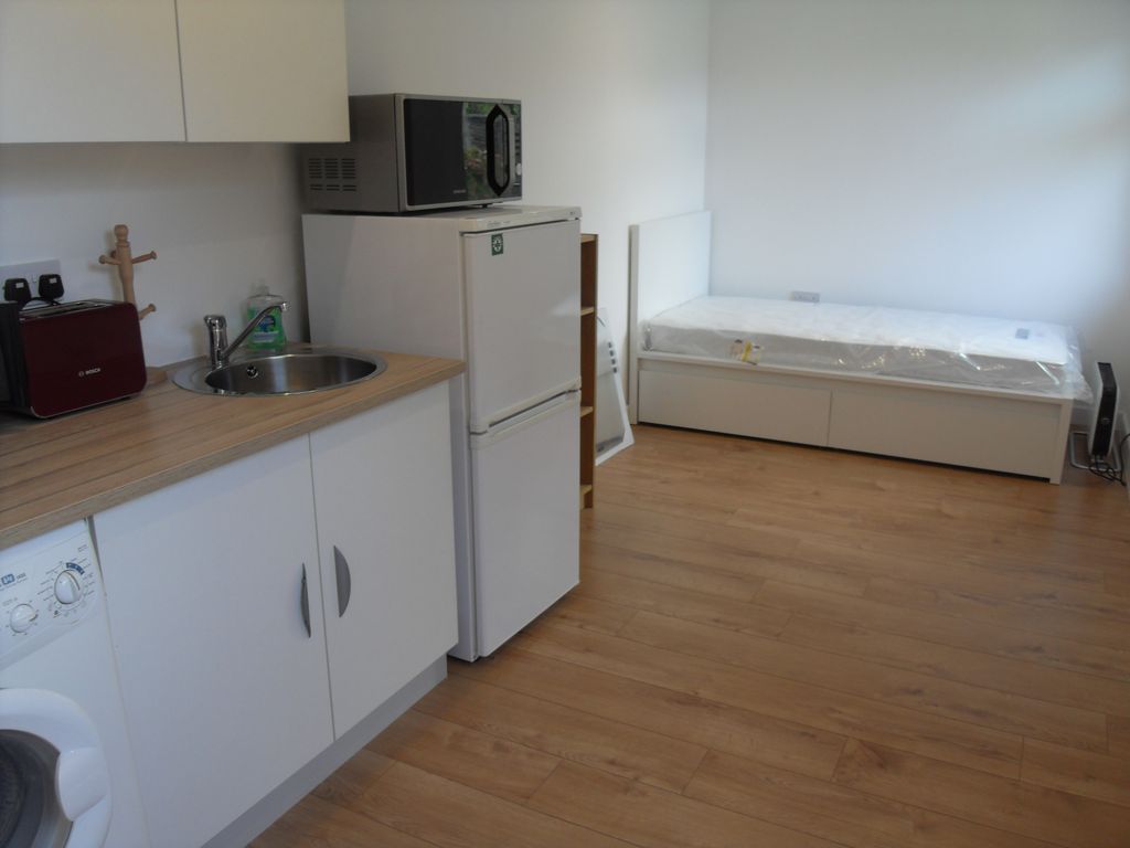 Property photo 2 of 3 Studio Room
