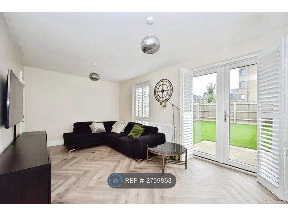 Property photo 2 of 9 Living Room