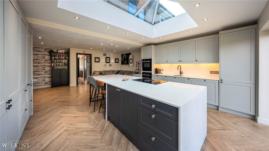 Property photo 2 of 31 Picture No. 30