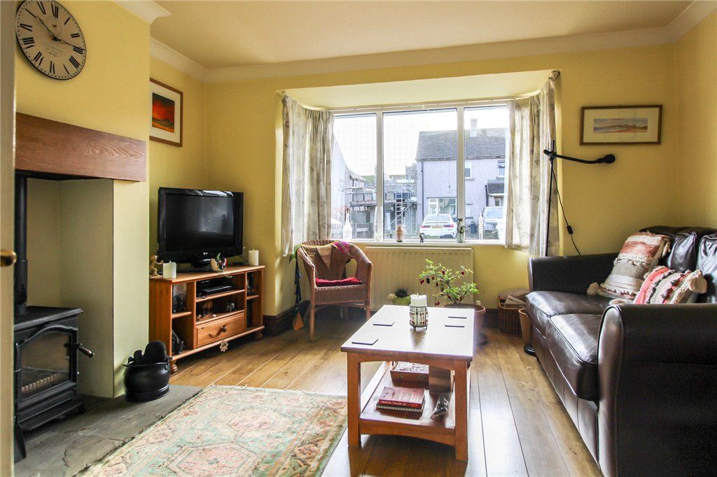 Property photo 2 of 16 Living Room