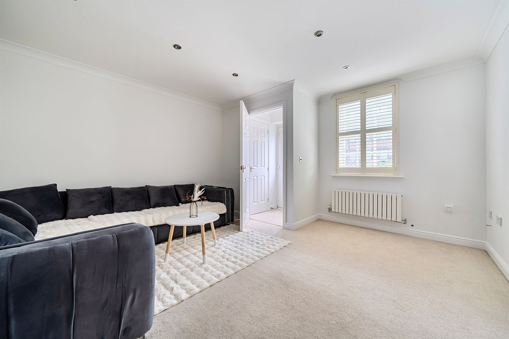 Property photo 3 of 13