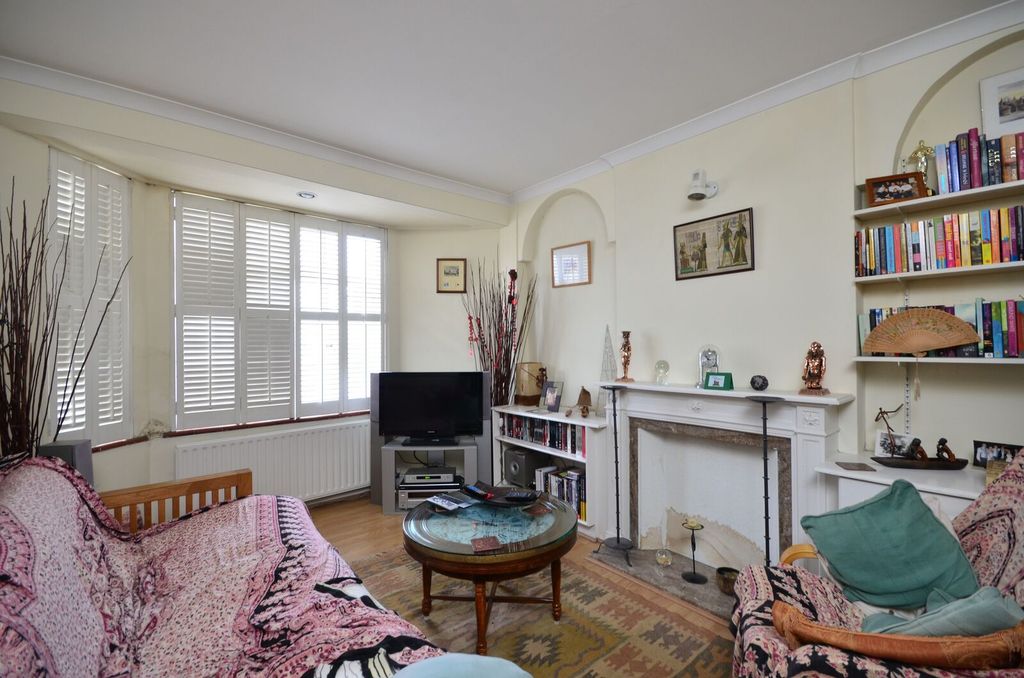 Property photo 2 of 7