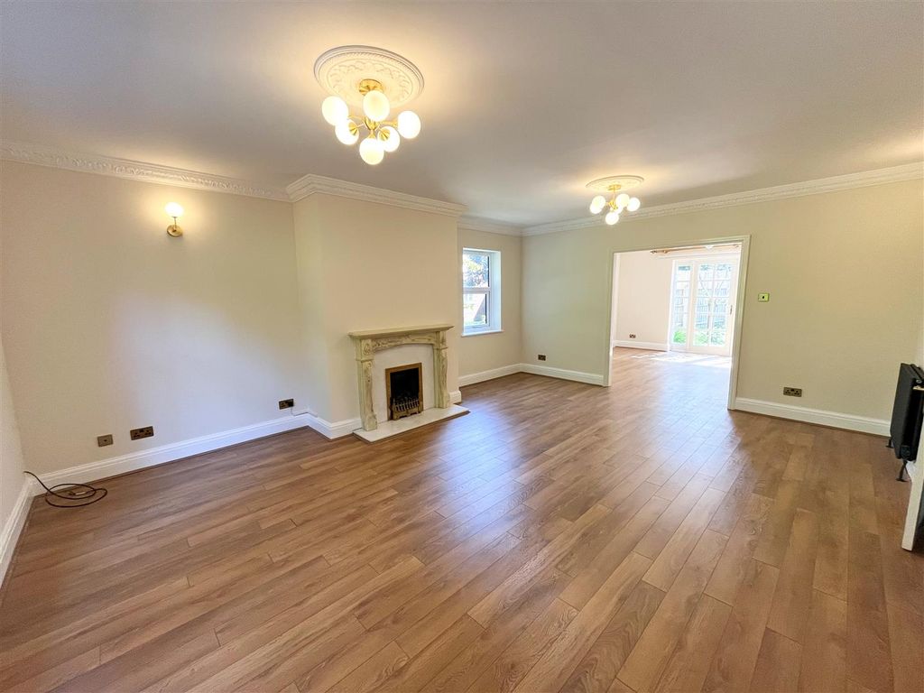 Property photo 3 of 37