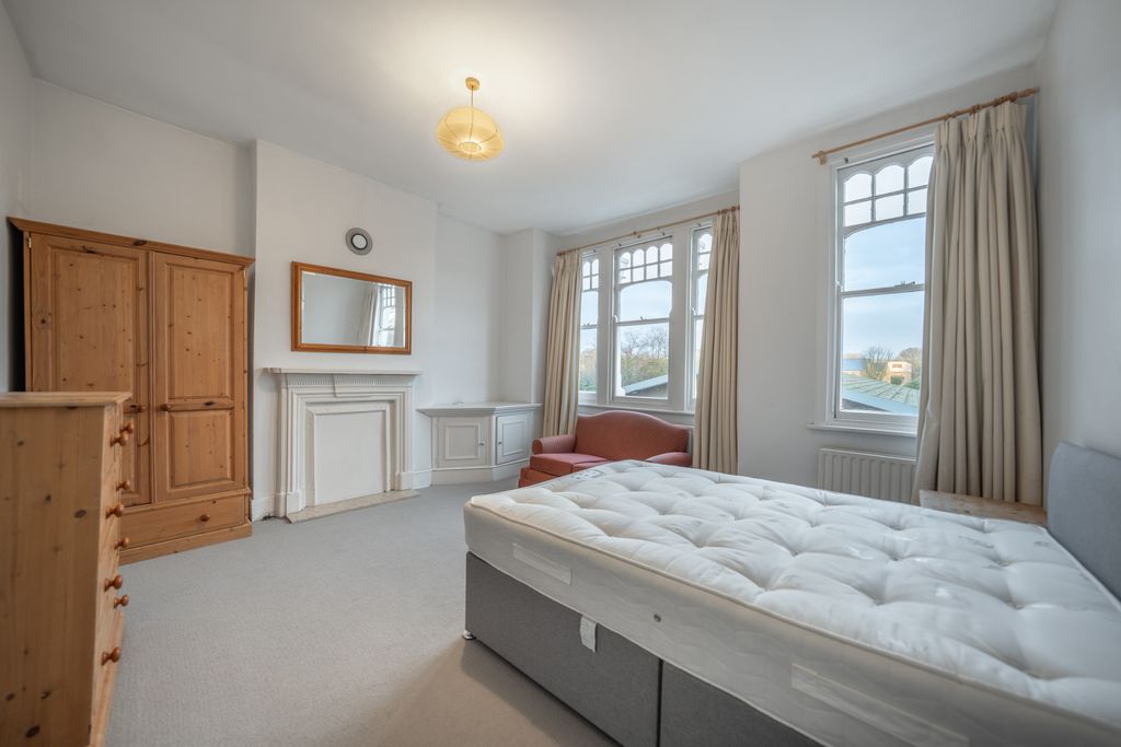 Property photo 1 of 12 Bedroom 3