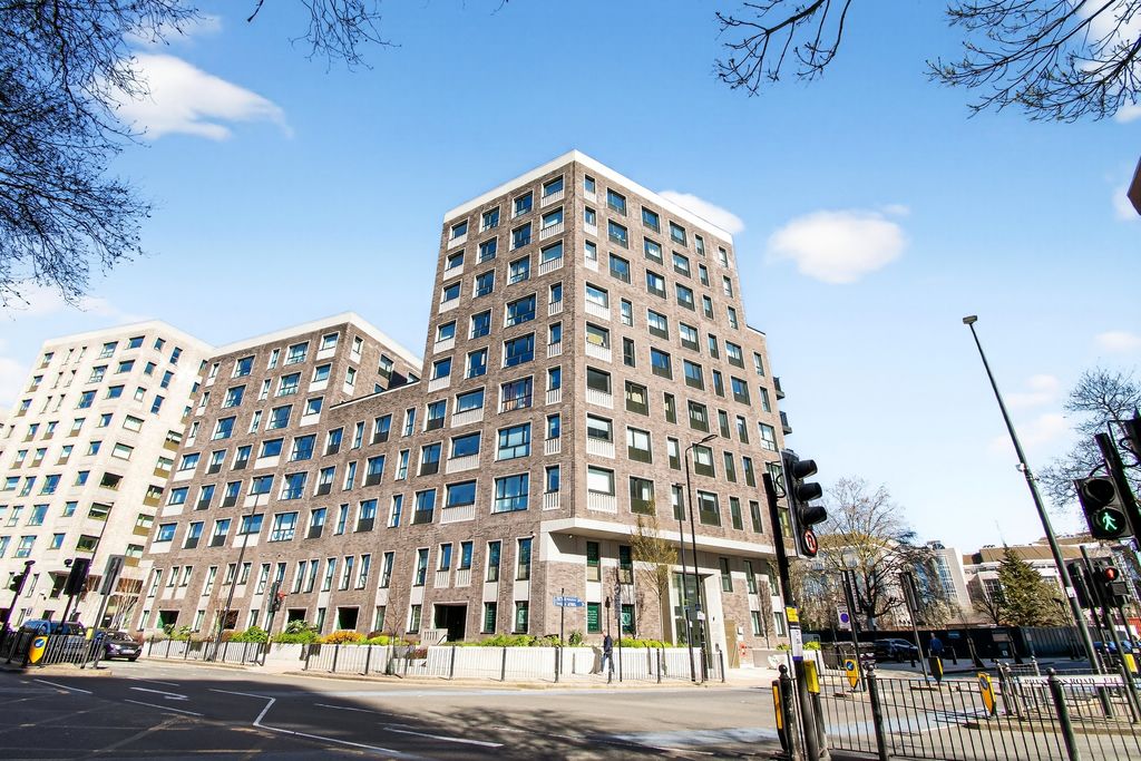 Property photo 2 of 18