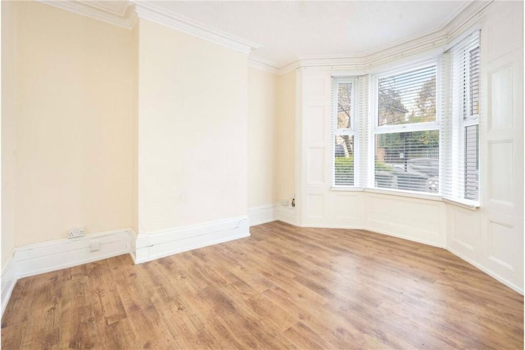 Property photo 1 of 8 Living Room