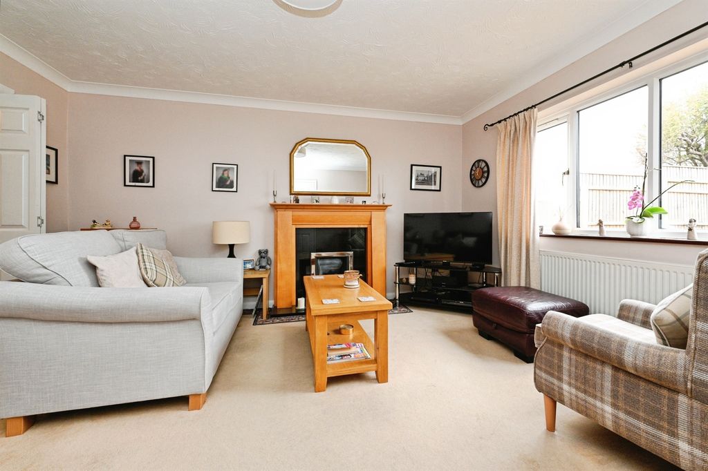 Property photo 3 of 17