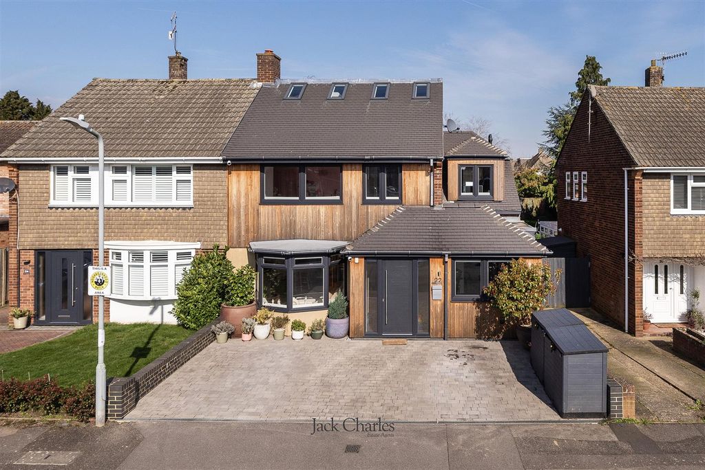 Property photo 1 of 18 22 Stainer Rd, Tn10 4Ds 001.Jpg