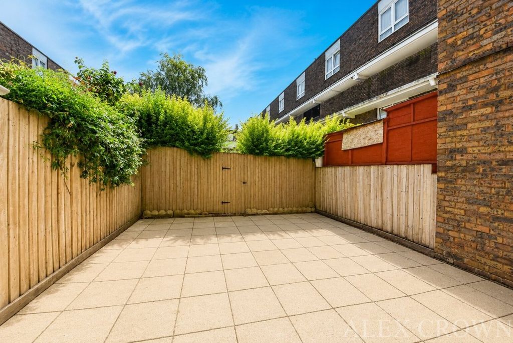 Property photo 2 of 11