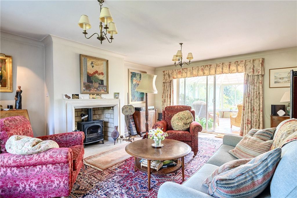 Property photo 3 of 16 Sitting Room