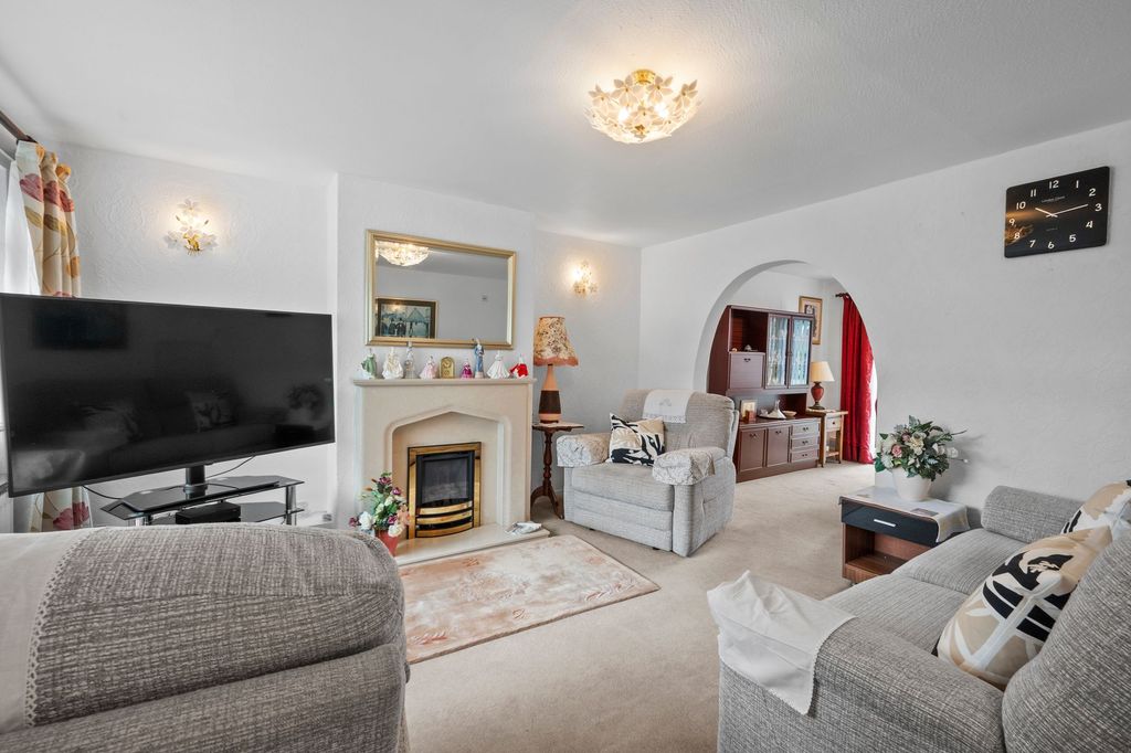 Property photo 3 of 38