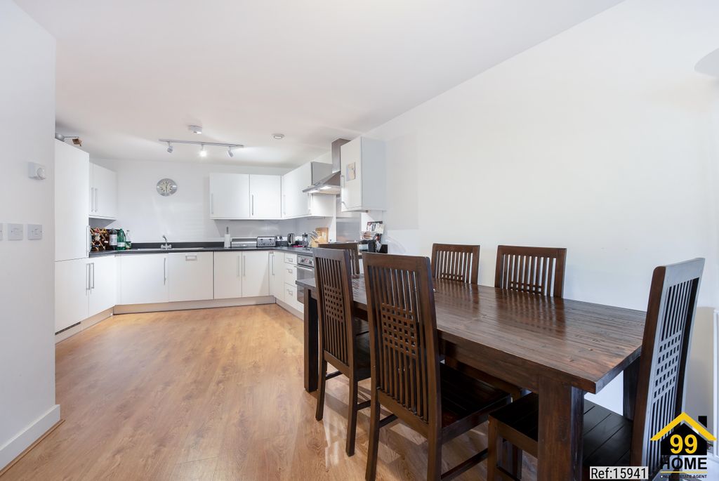 Property photo 3 of 10 Photo 2