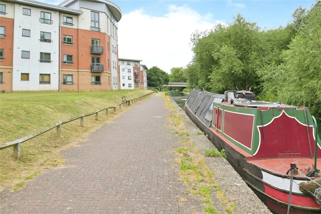 Property photo 2 of 15 Outside