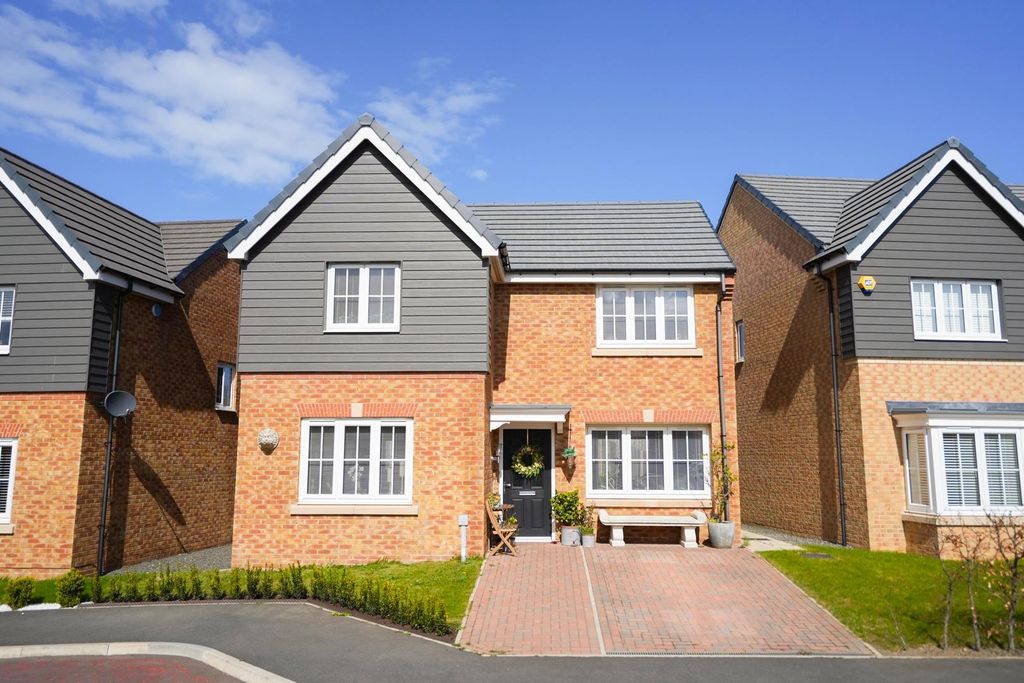 Property photo 1 of 12 External