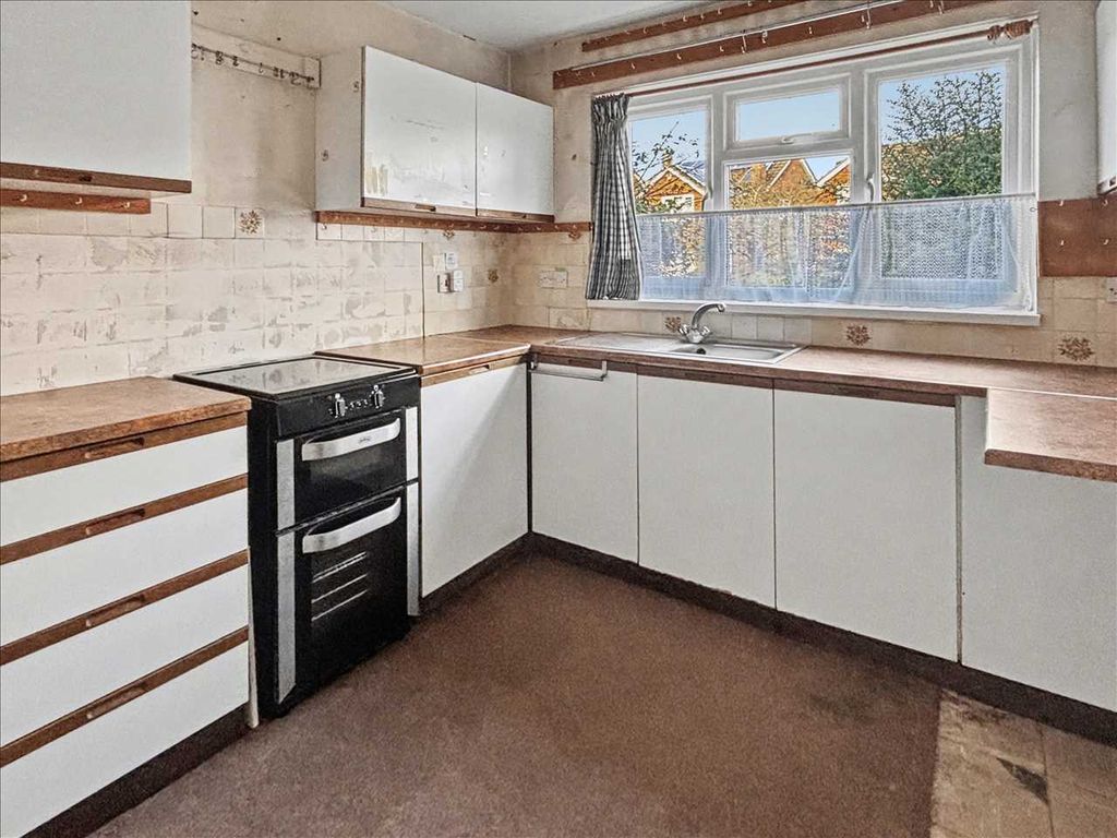 Property photo 2 of 12