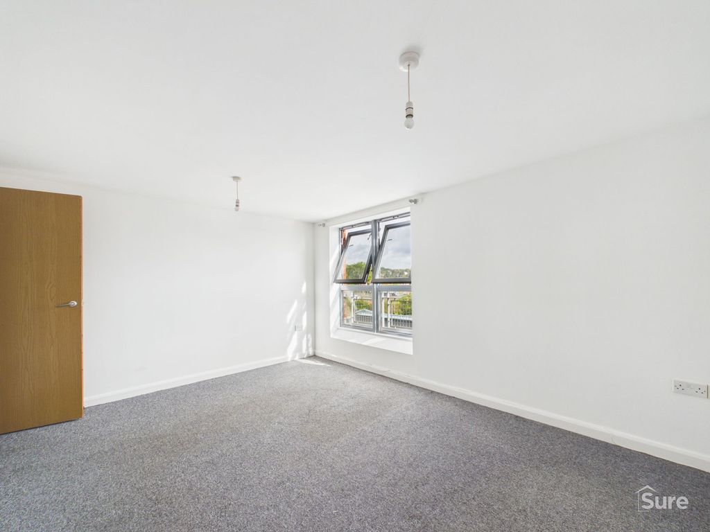 Property photo 3 of 6