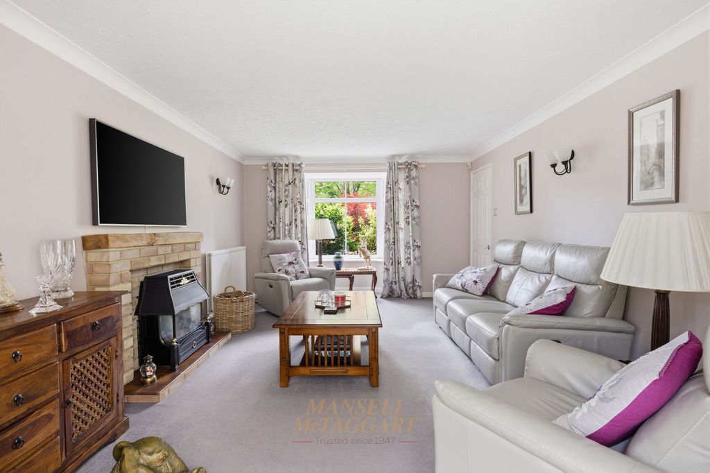 Property photo 3 of 34