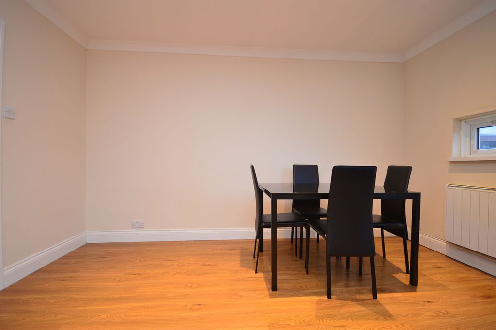 Property photo 3 of 10 Gallery