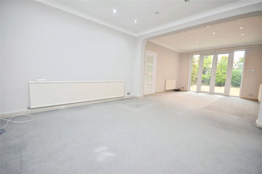 Property photo 2 of 17 Picture No. 21