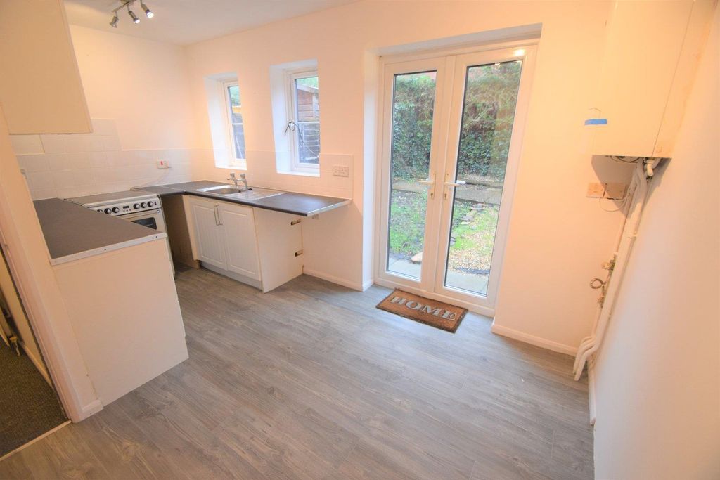 Property photo 3 of 5 Tiverton Seddons