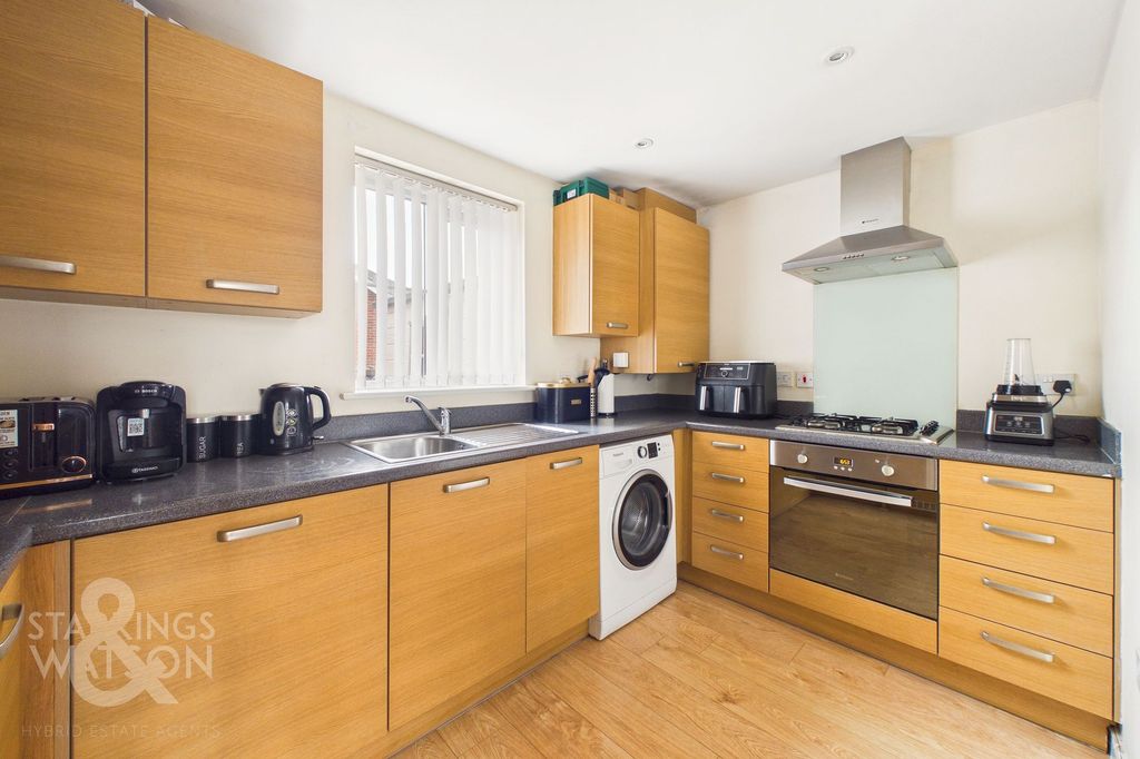 Property photo 3 of 19