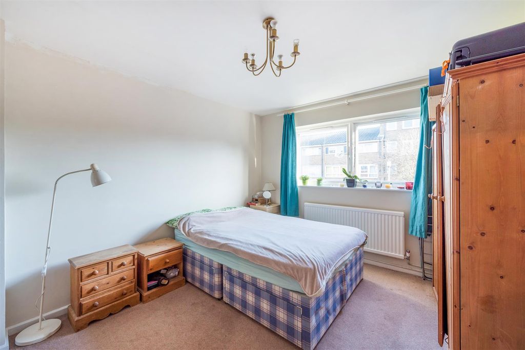 Property photo 1 of 8 Ancill Close 9 Ph 1.Jpg