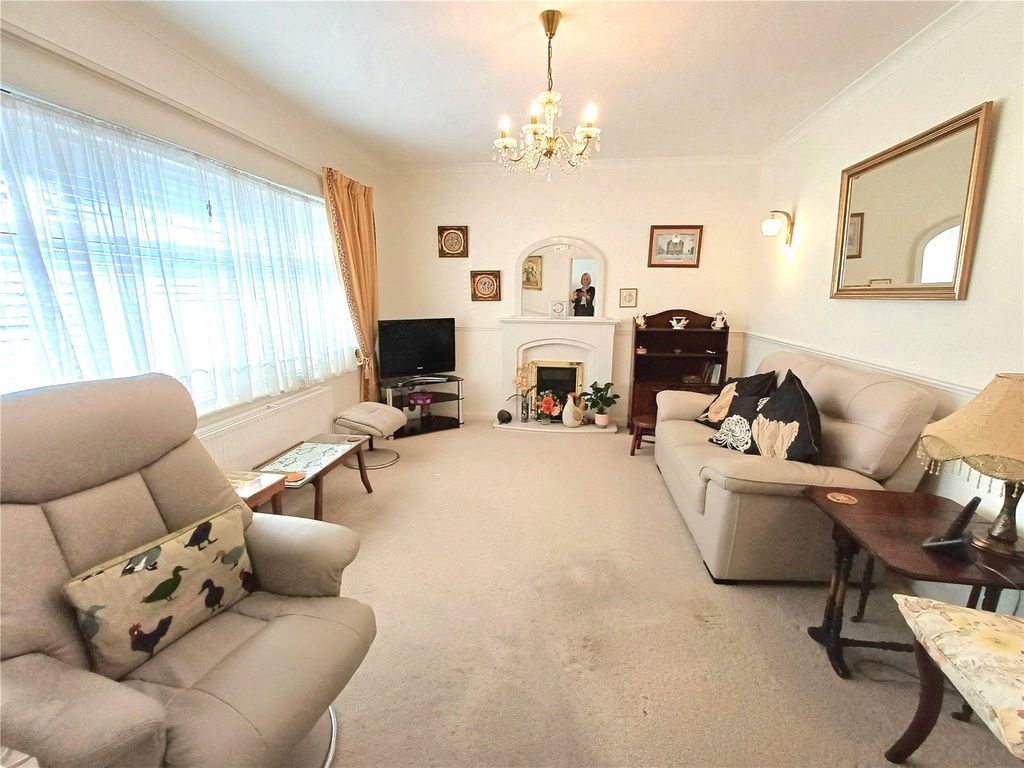 Property photo 2 of 18 Picture No. 23