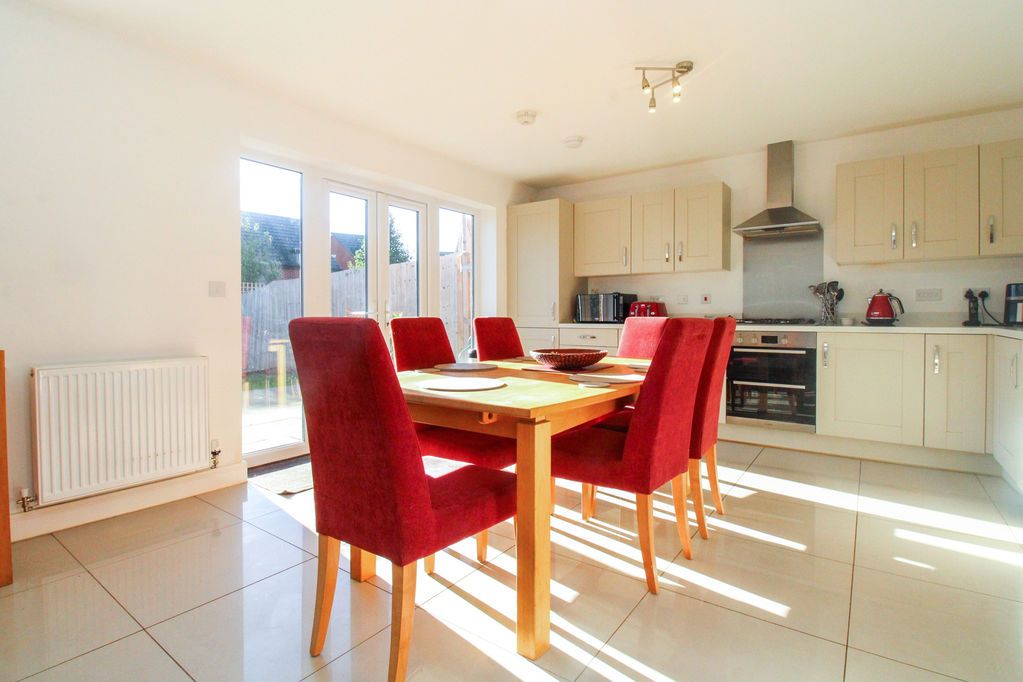 Property photo 2 of 16 Kitchen/Diner