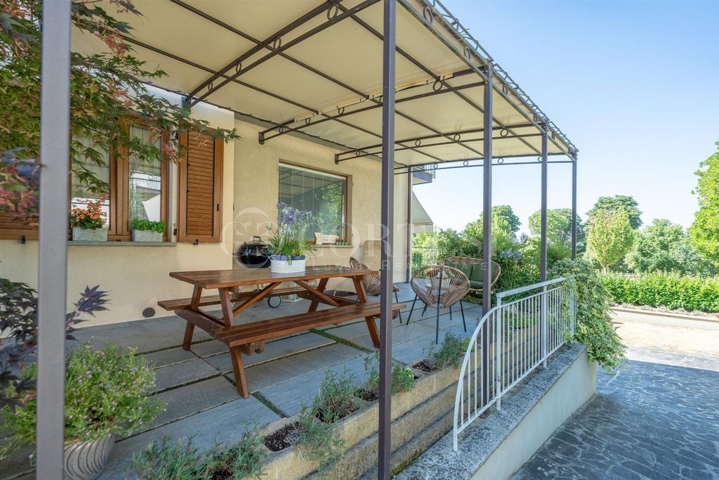 Property photo 3 of 51
