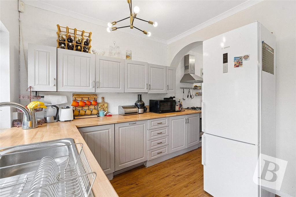 Property photo 3 of 14 Kitchen