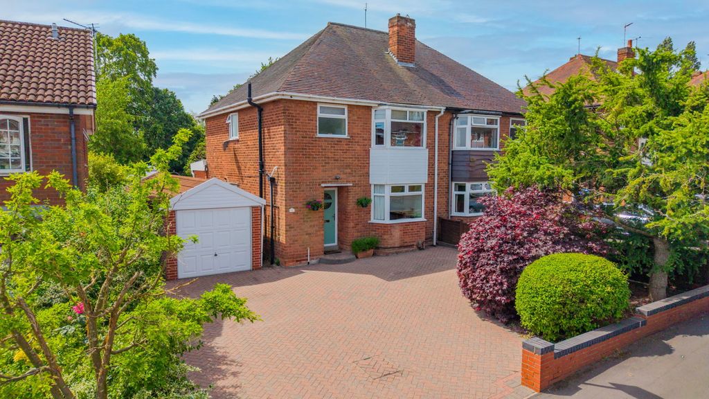 Property photo 1 of 33