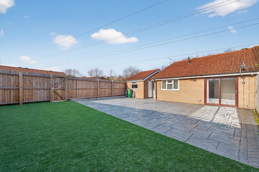 Property photo 2 of 21 4898215