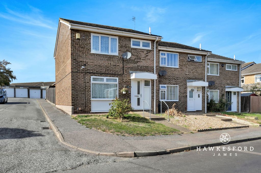 Property photo 1 of 15 Peregrine Drive, Sittingbourne - Front