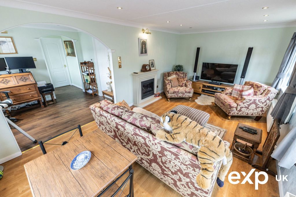 Property photo 1 of 25