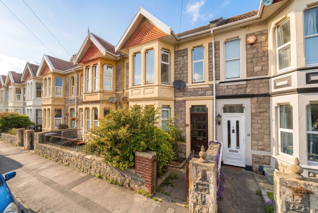 Property photo 1 of 18 3 Bed Terraced House For Sale