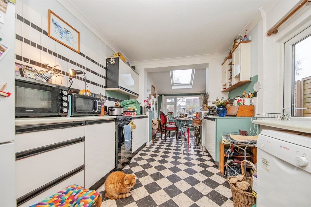 Property photo 2 of 18