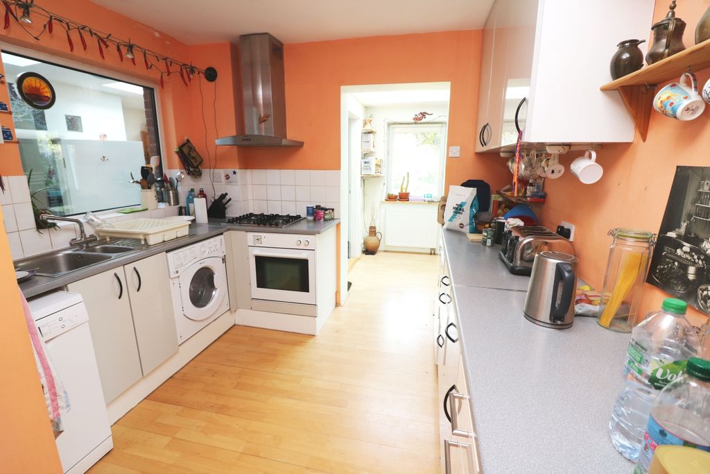 Property photo 2 of 3 27 Spring Avenue Kit