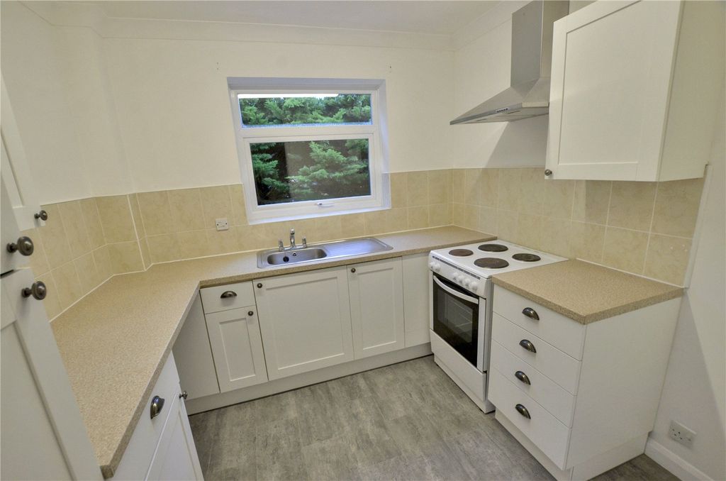 Property photo 3 of 12 Kitchen