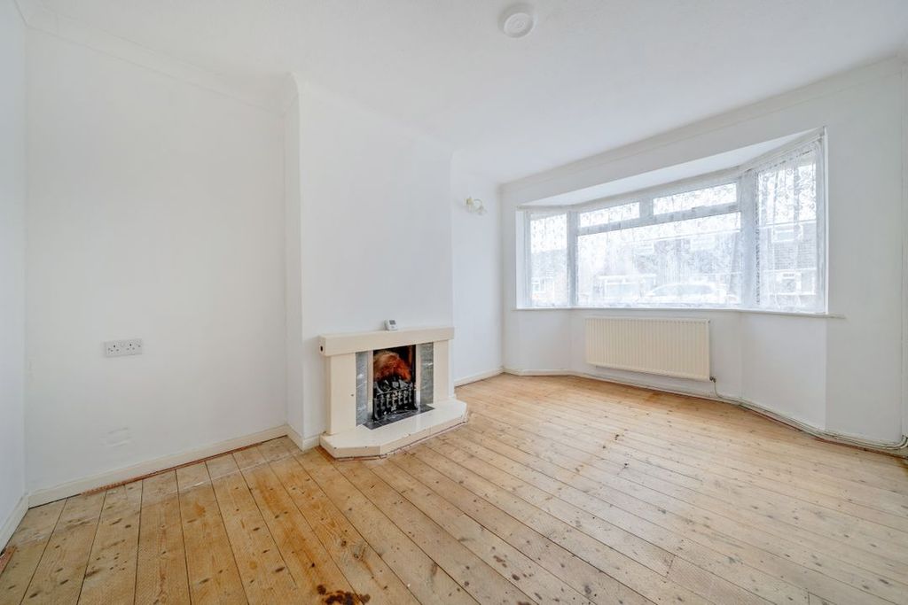 Property photo 2 of 10 138452912692471640F3A2