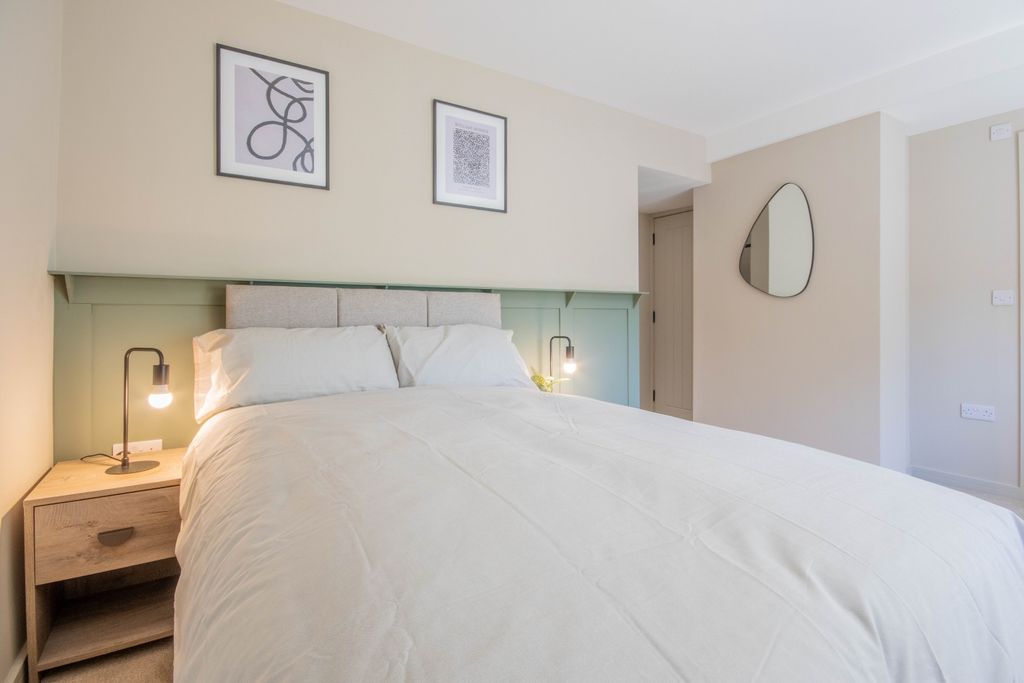 Property photo 1 of 11 E-2