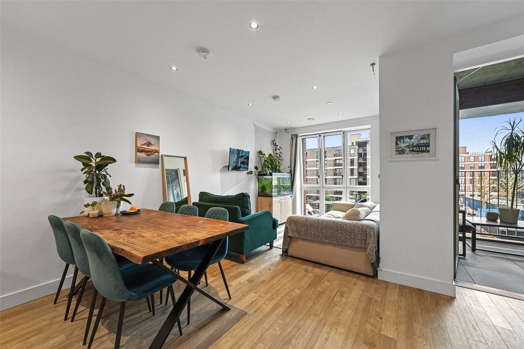 Property photo 1 of 16 Reception